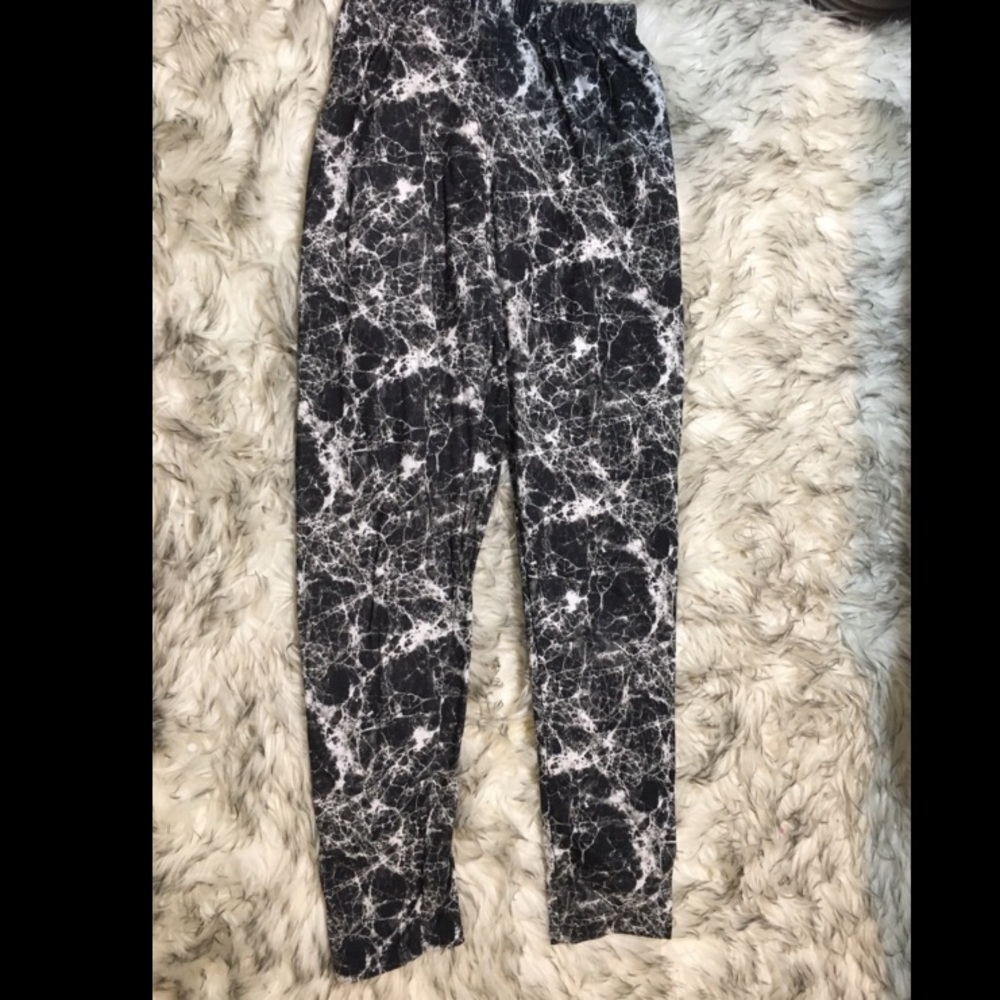 Black and white leggings